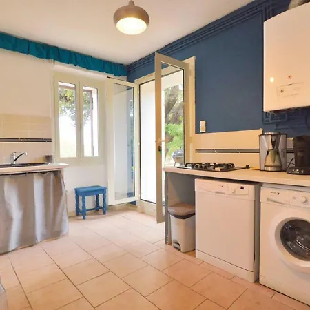 Four Bedroom Holiday In Hébergement de vacances Pianottoli-Caldarello (Corsica)